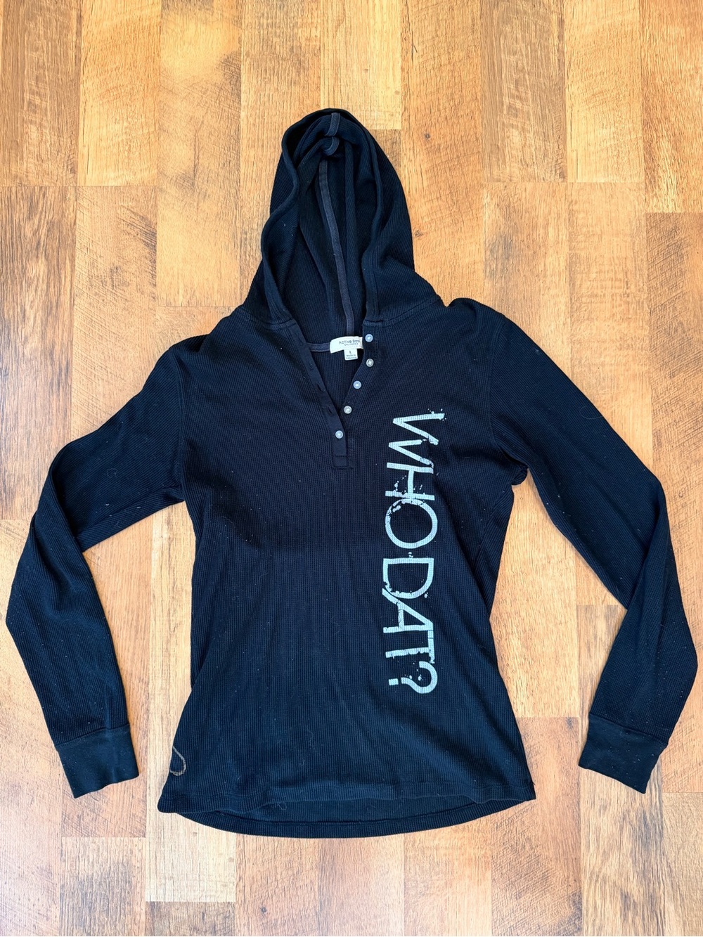 Y2K Black 'WHO DAT?' Long-Sleeve Hooded Henley - Women
